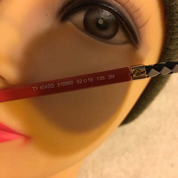 Tory Burch Women Sunglasses - Picture 7 of 7